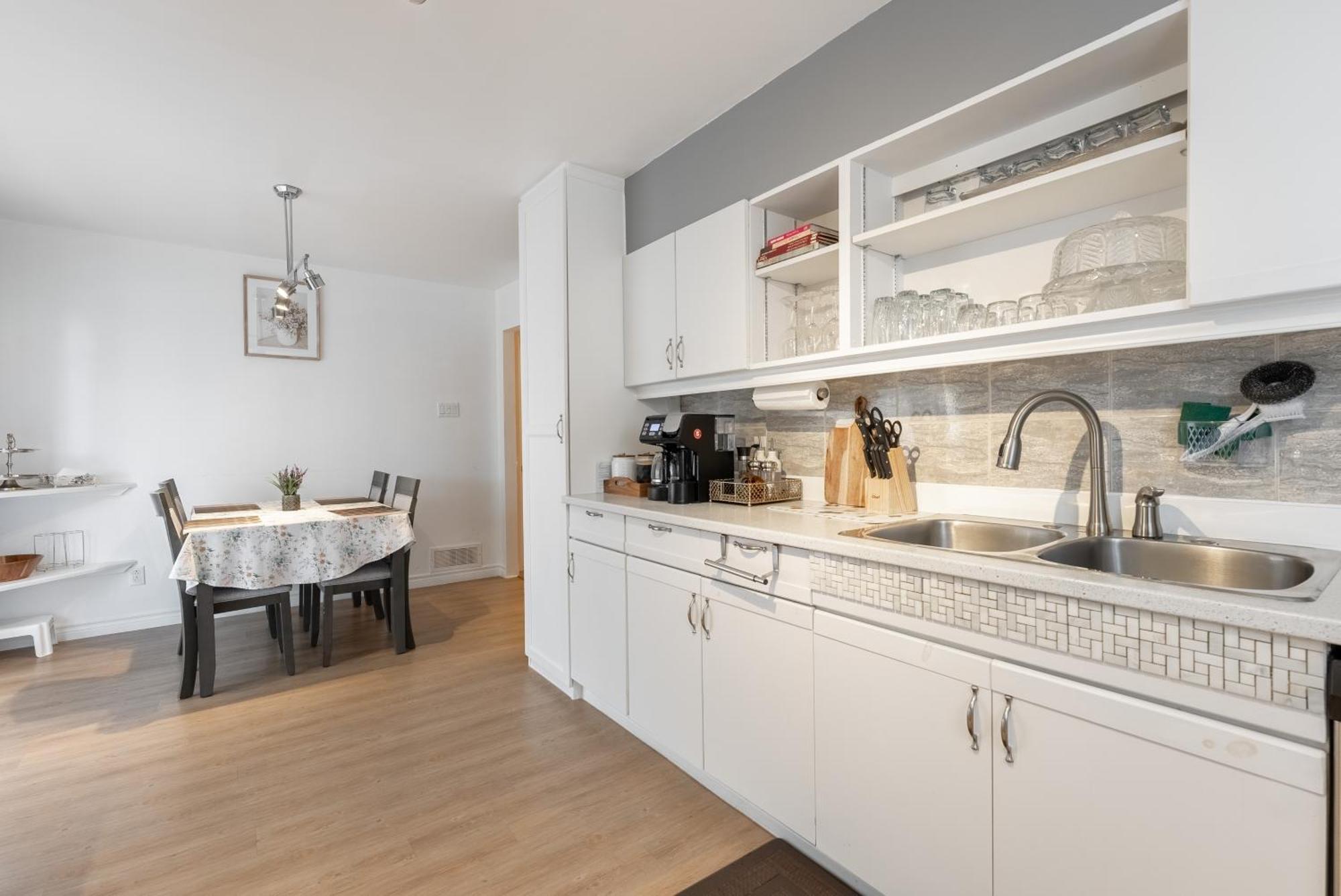 Comfortable Spacious House With Parking بروسار المظهر الخارجي الصورة