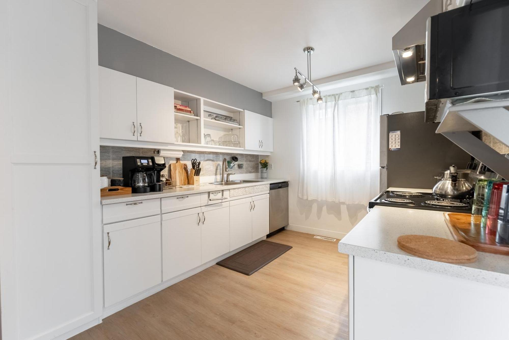Comfortable Spacious House With Parking بروسار المظهر الخارجي الصورة