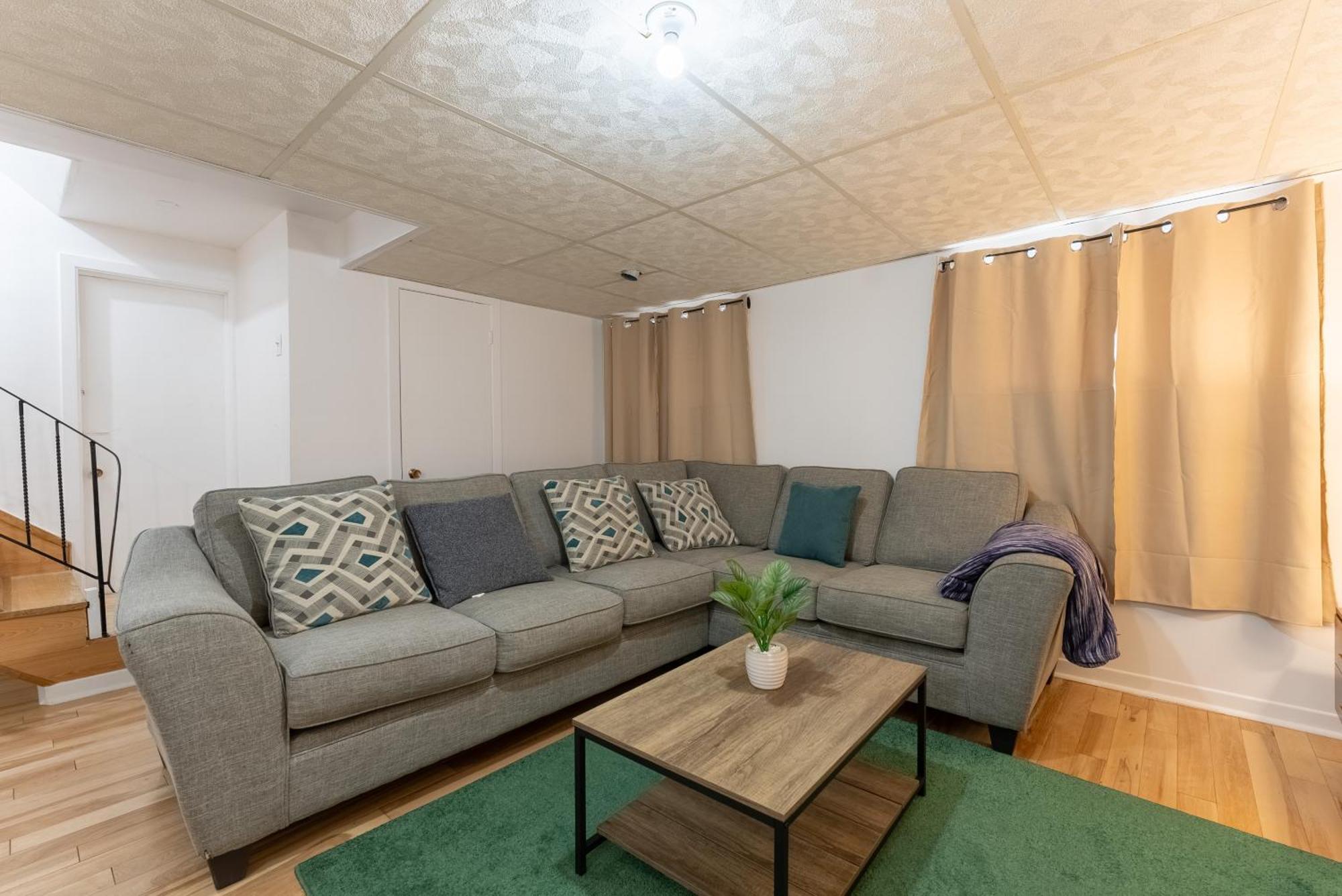 Comfortable Spacious House With Parking بروسار المظهر الخارجي الصورة