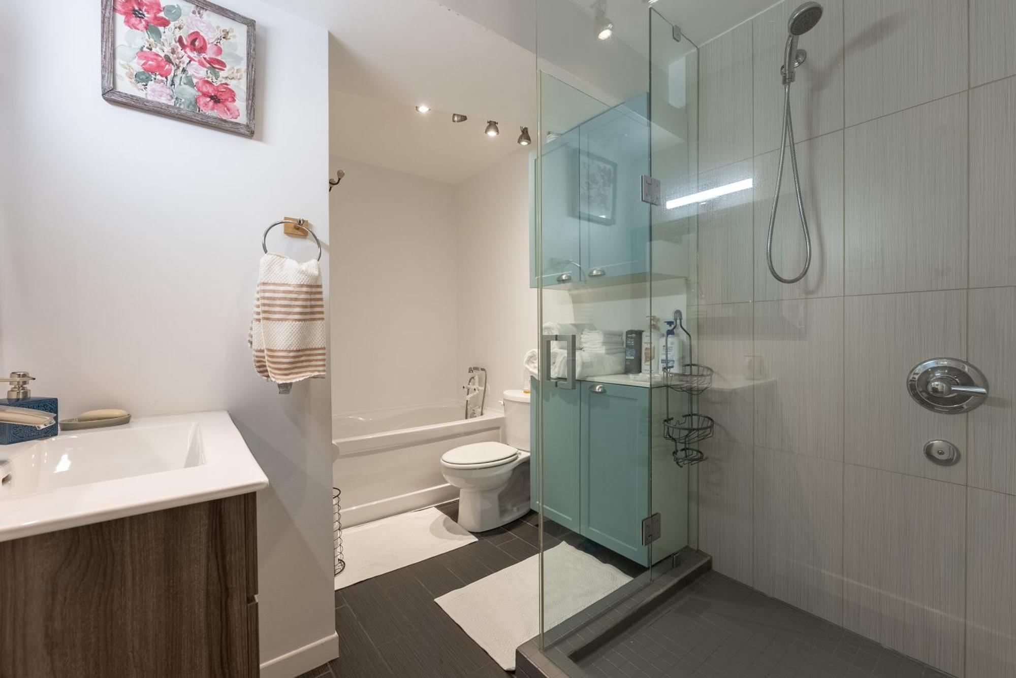 Comfortable Spacious House With Parking بروسار المظهر الخارجي الصورة